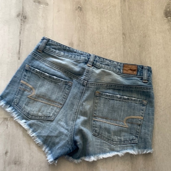 American Eagle Hi-Rise Festival Cutoff Jean‎ Shorts size 2 - Picture 3 of 10